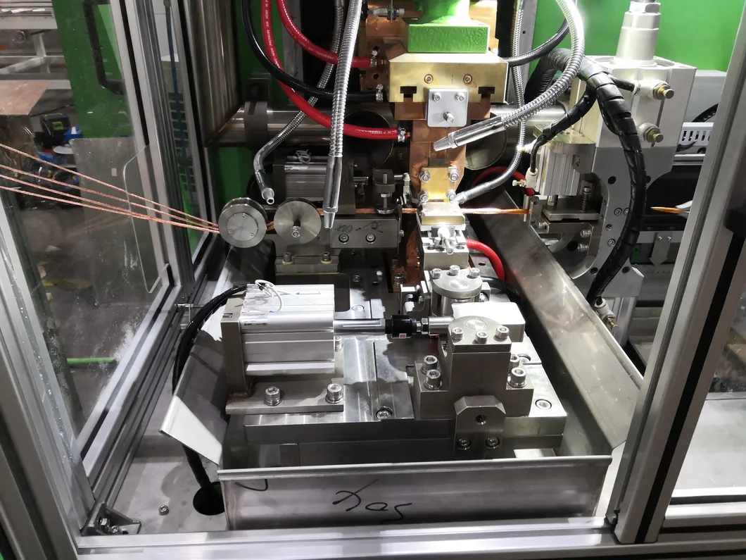 Automatische Kupferdrahtschweißmaschine Metallschneidmaschinen 3